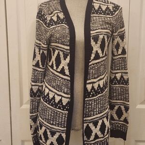 Mossimo SupplybWomen's Navy and White Aztec Patterned Sweater Sz MED
